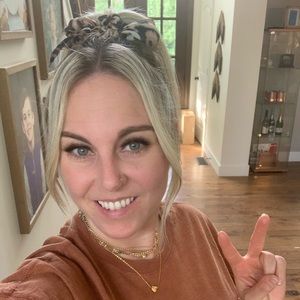 Meet your Posher, Amy